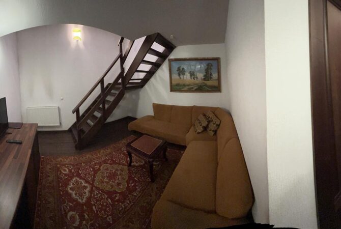 Однокімнатний дворівневий бунгало №14